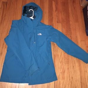 North Face 3-in-1 winter jacket. Great for skiing!
